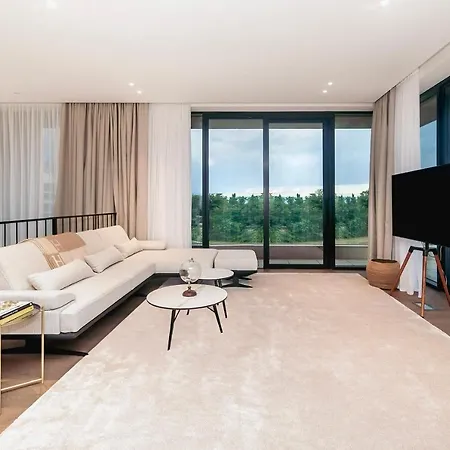 빌라 Luxury Within Resort, 사부드리자