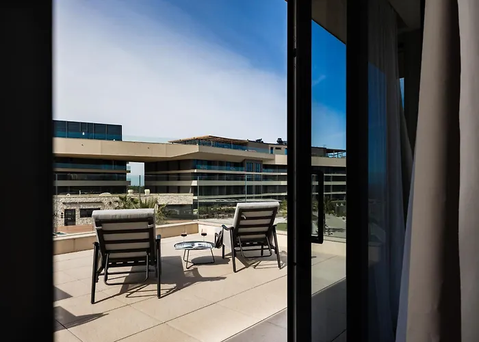 Luxury Within Resort, 빌라 사부드리자